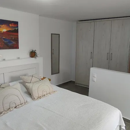 To Petrino Serifos *